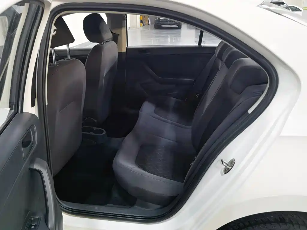 Photo 12 - Škoda Rapid