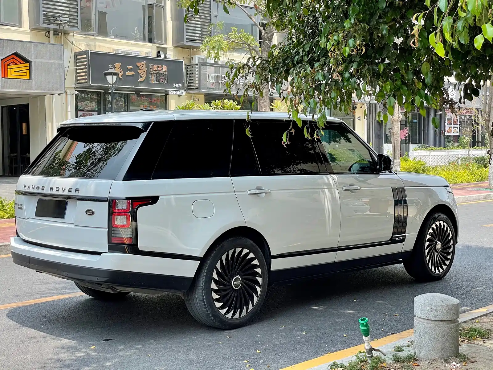 Фото 8 - Land Rover Range Rover