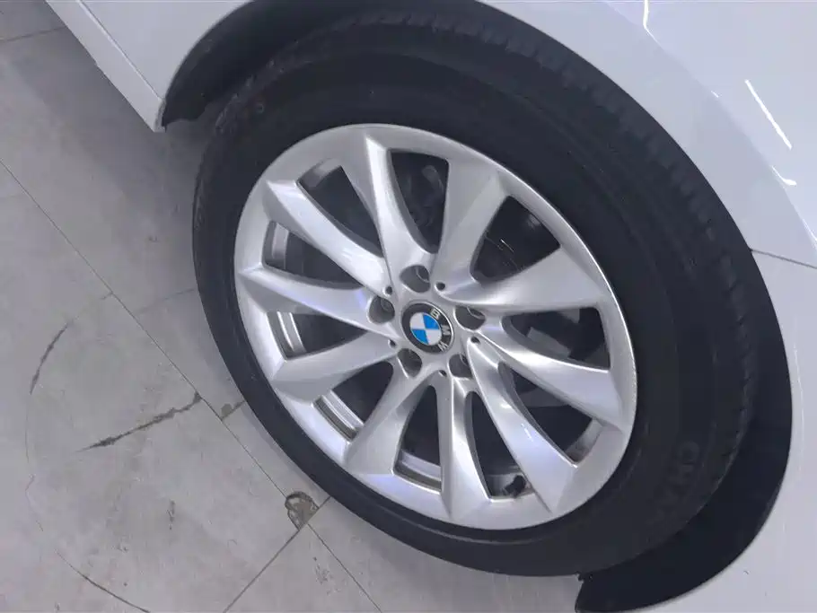 BMW 3 Series GT 2018 320i Fashion фото 6