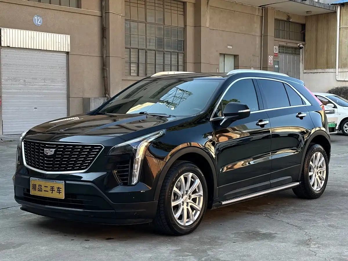 CADILLAC XT4