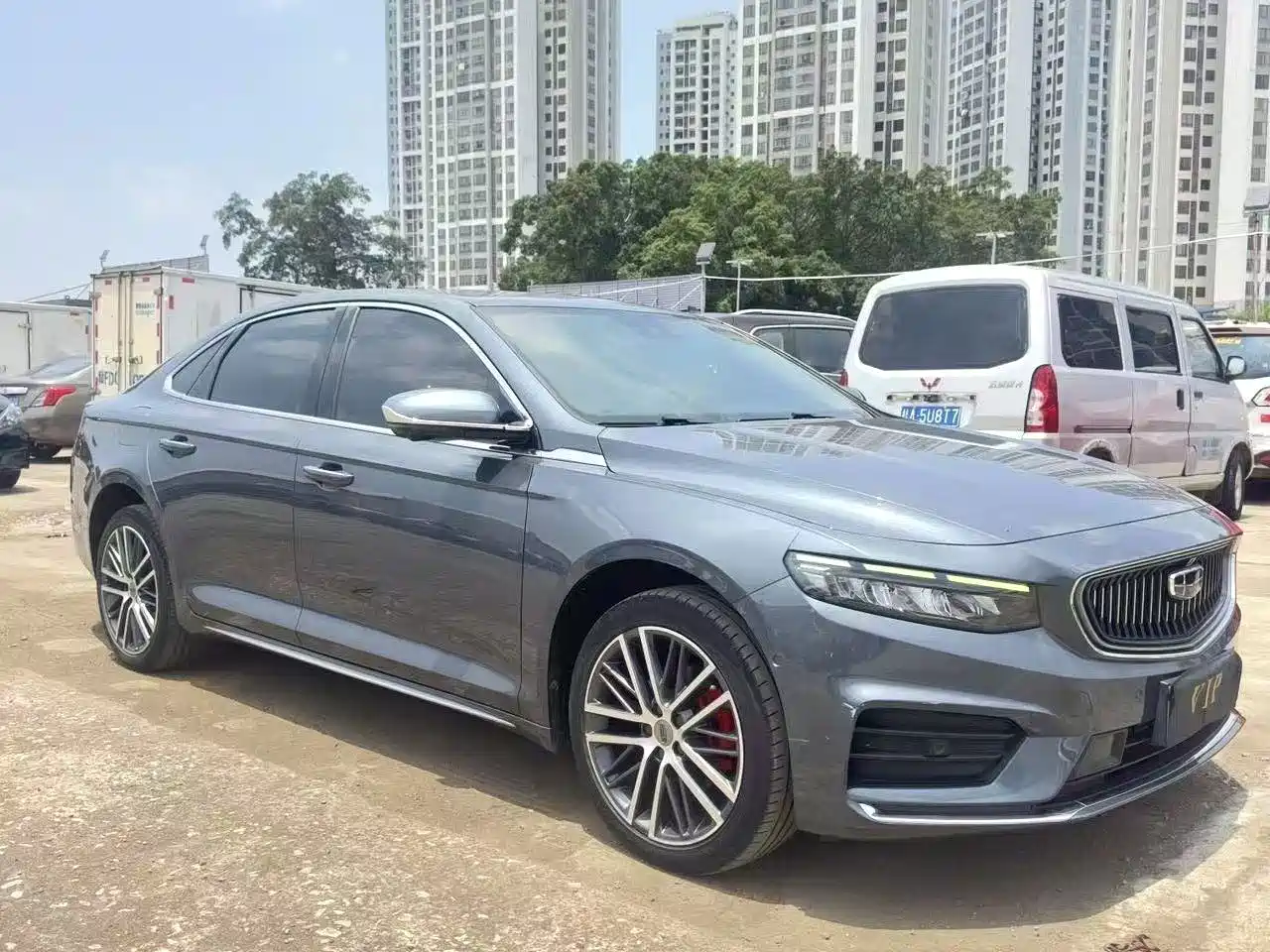 Фото 3 - Geely Preface