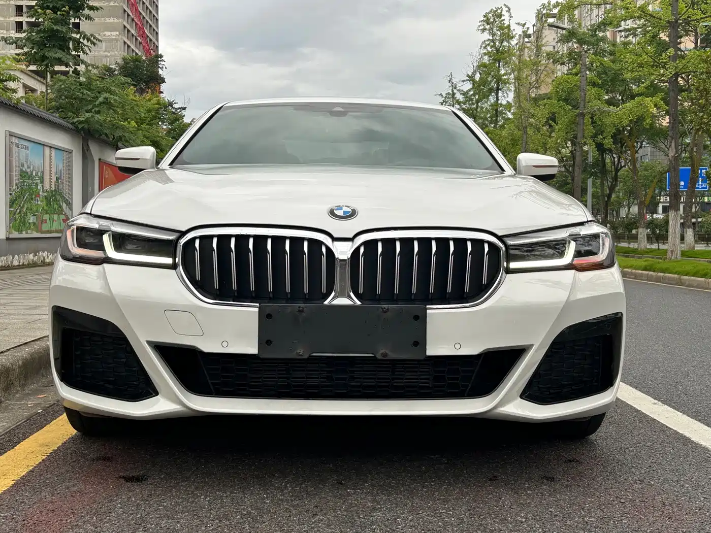 BMW 5 Series 2022 525Li M Sport Package