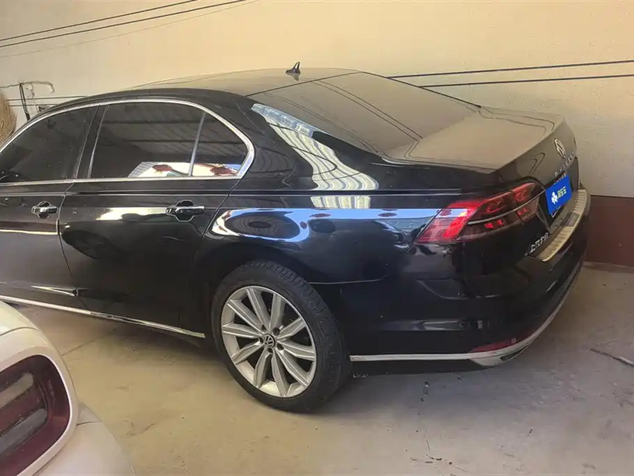 Volkswagen Phideon 2018 Facelift 380TSI FWD Business фото 3