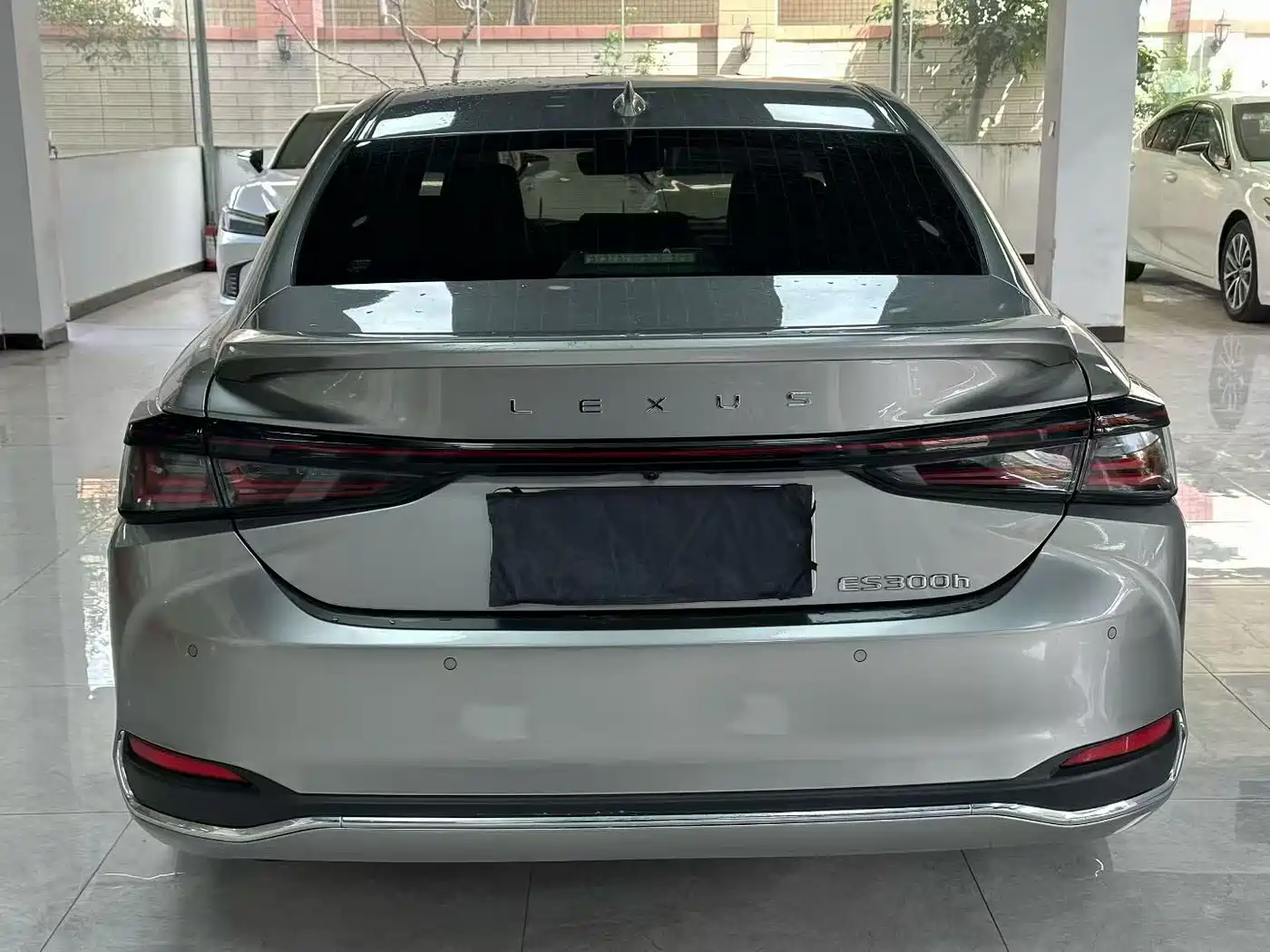 Lexus ES 2025 300h Ultimate Edition фото 8
