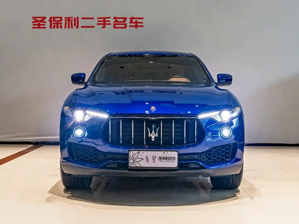 Photo 2 - Maserati Levante