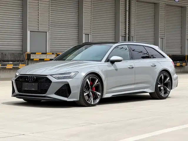 AUDI RS 6