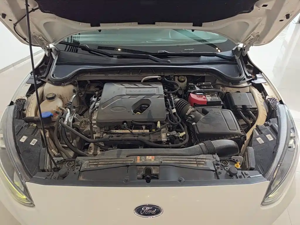 Фото 25 - Ford Focus