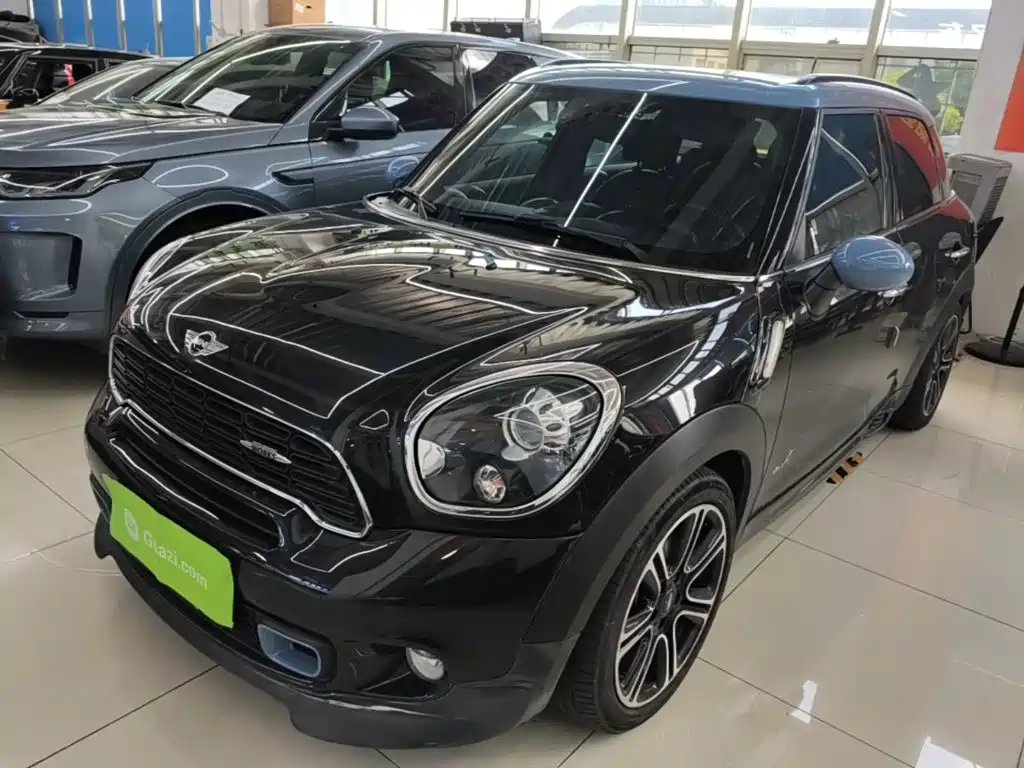 Фото 2 - MINI JCW COUNTRYMAN