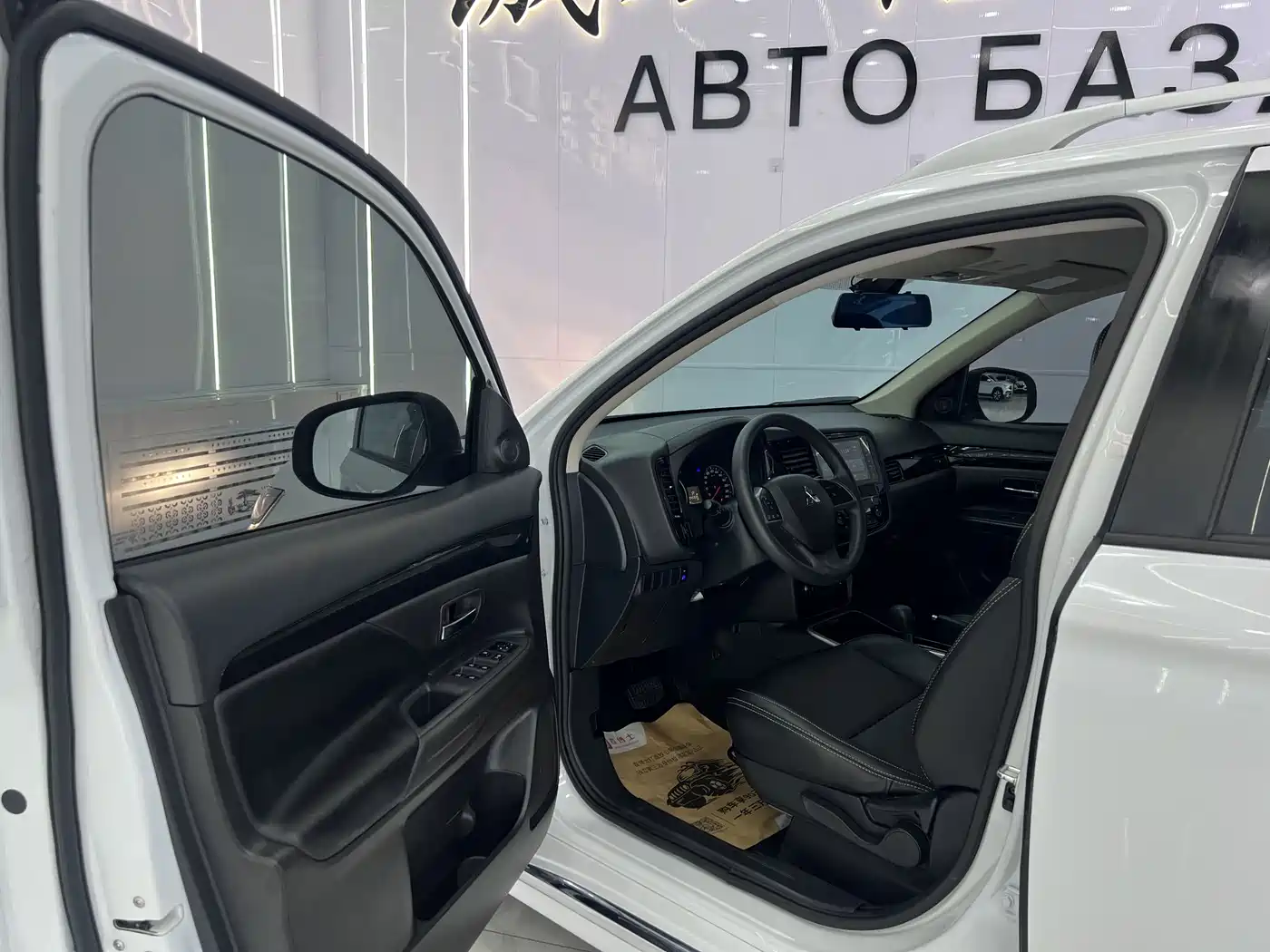 Mitsubishi Outlander 2023 2021 2.0L 2WD Smooth Ride Version 5-Seater