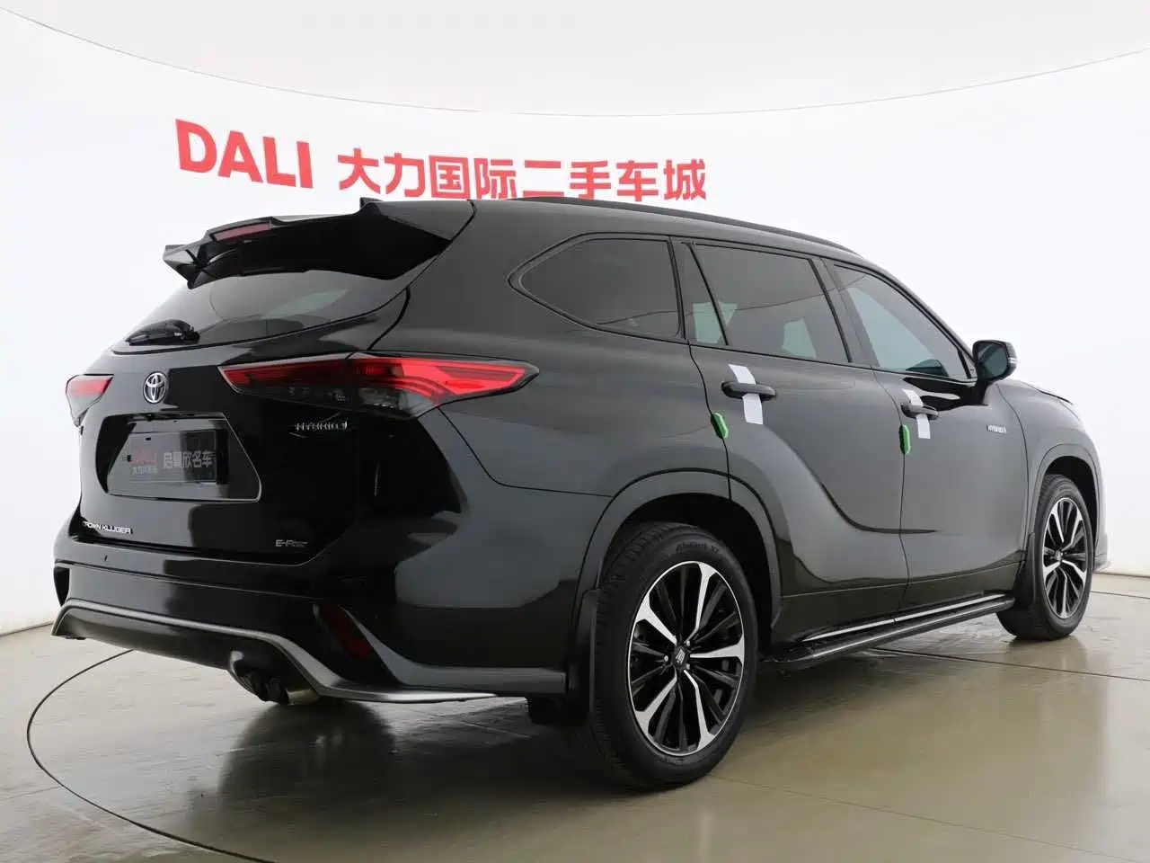 Toyota Crown Kluger 2021 2.5L HEV 4WD Premium фото 14