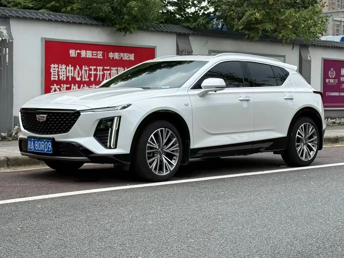 Cadillac GT4 2023 2023 25T Luxury Edition