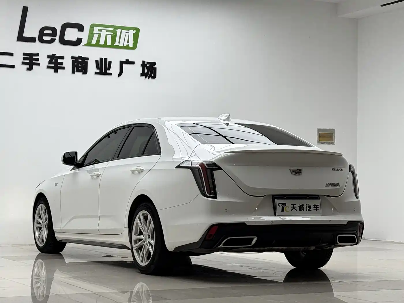 Cadillac CT4 2022 2021 28T Fashion Edition