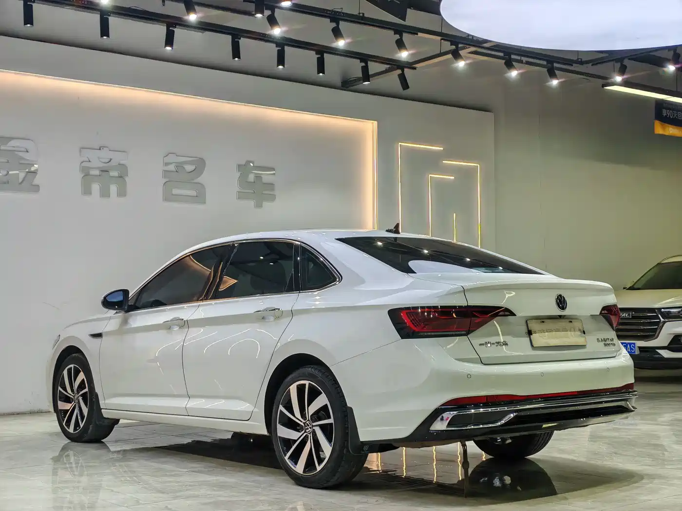Volkswagen Sagitar 2023 300TSI DSG Surpassing Edition фото 9