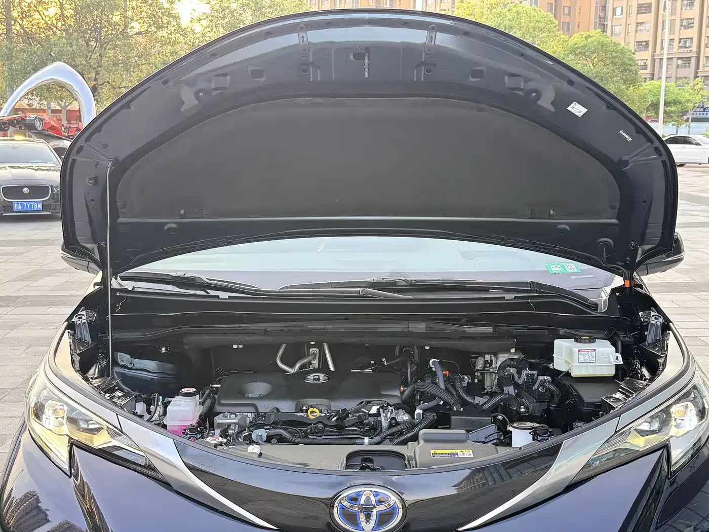 Toyota Granvia 2023 2.5L Hybrid Flagship VIP Edition фото 22