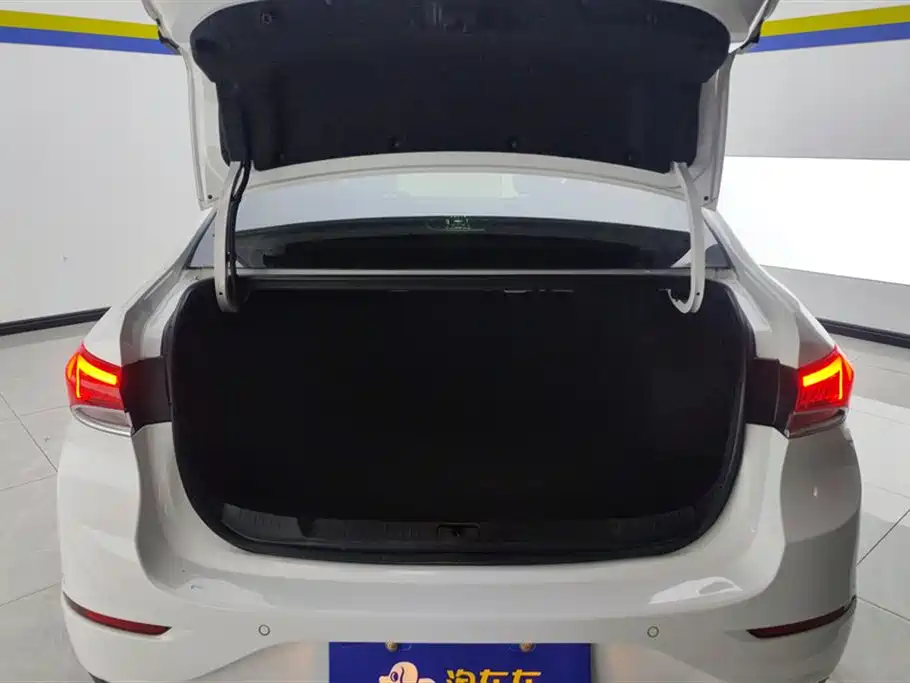 Buick Excelle 2019 18T Auto Connected Elite China VI фото 4