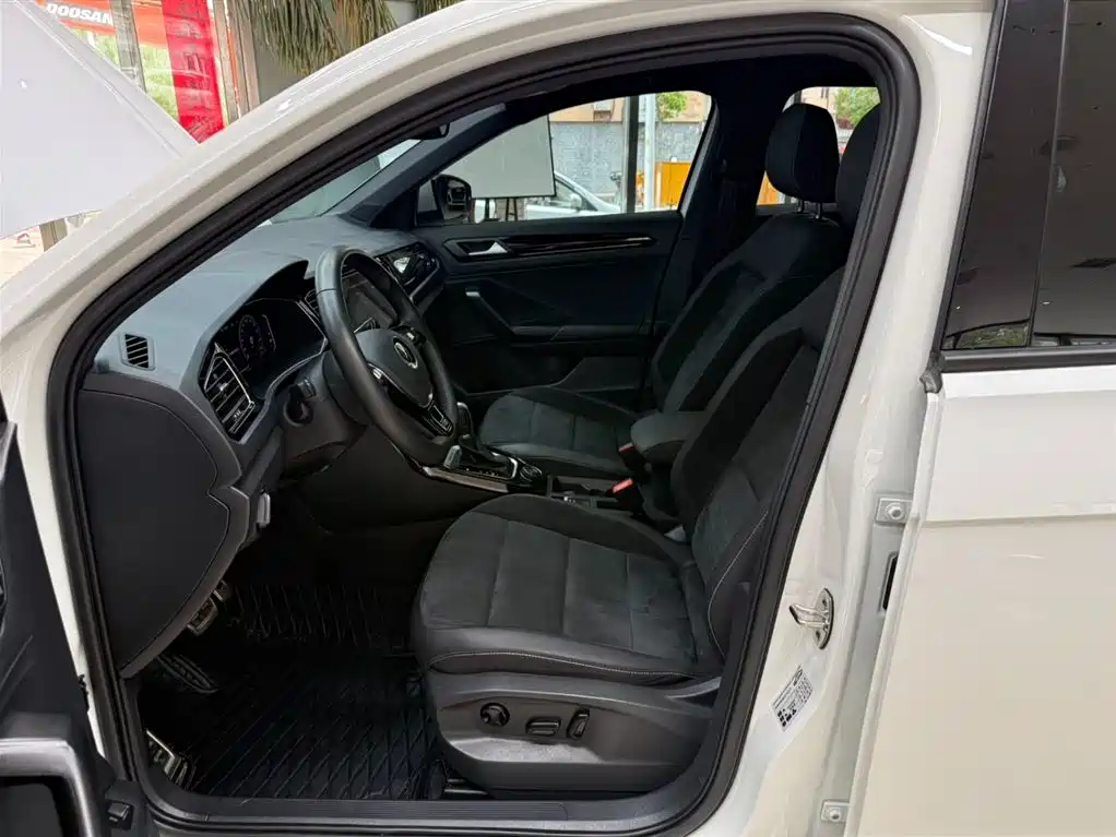 Volkswagen T-ROC 2021 280TSI DSG 4WD Luxury Connected фото 18