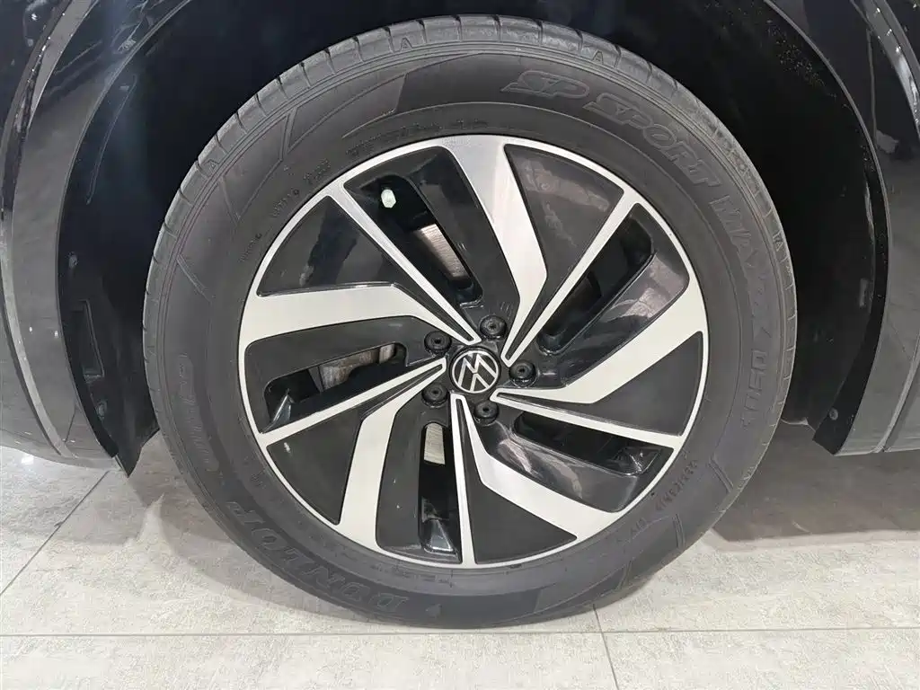 Volkswagen Viloran 2022 380TSI Premium Edition фото 11