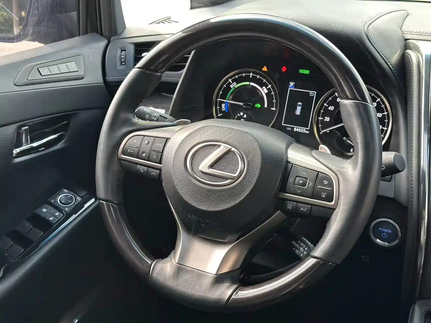 Lexus LM 2020 300h 4-Seat Imperial Edition фото 16