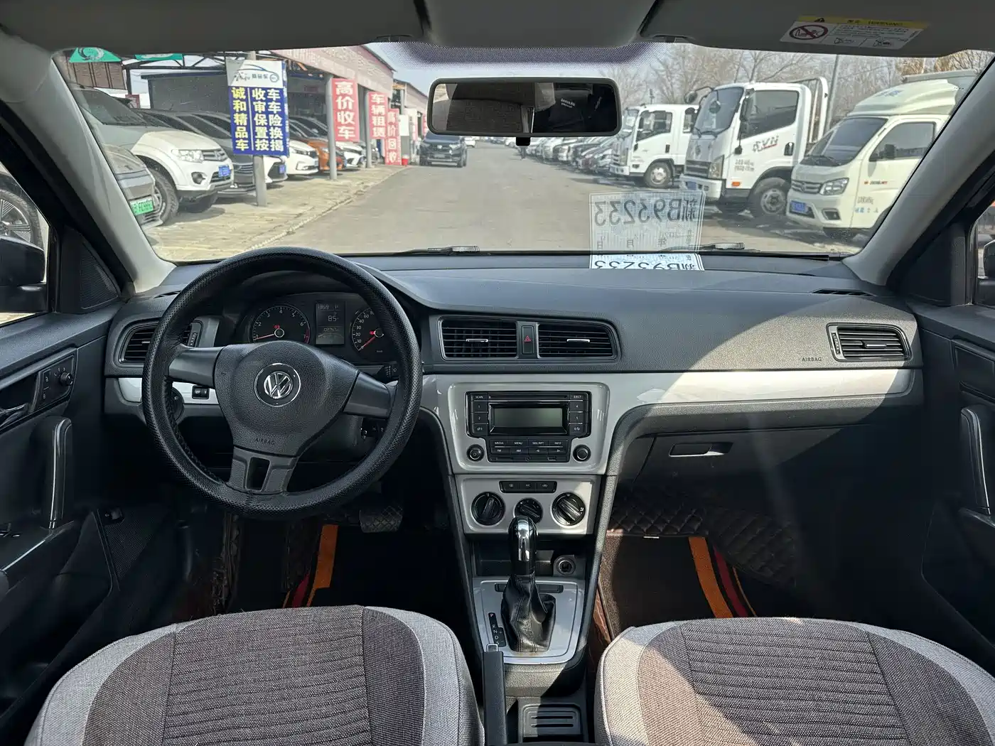 Volkswagen Lavida 2013 Facelift Classic 1.6L Automatic Trend фото 4