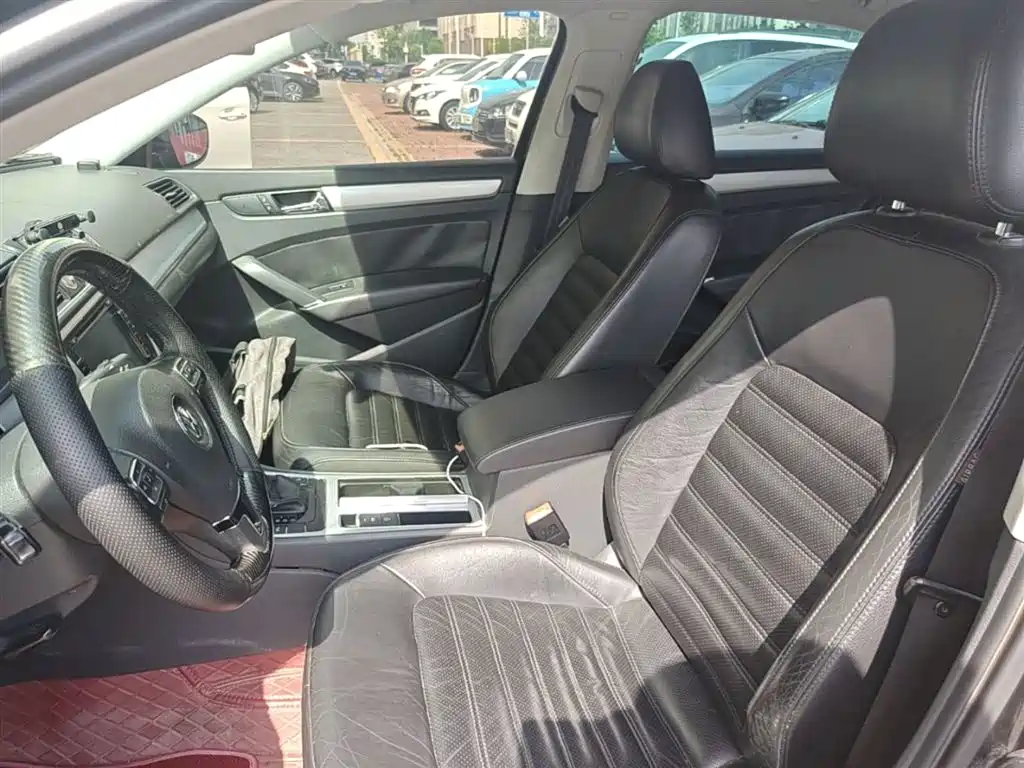 Volkswagen Passat 2014 2.0TSI DSG Executive Edition фото 15