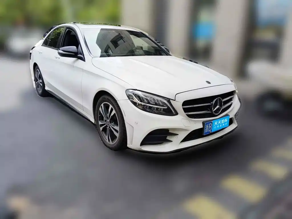 Photo 3 - Mercedes-Benz C-Class