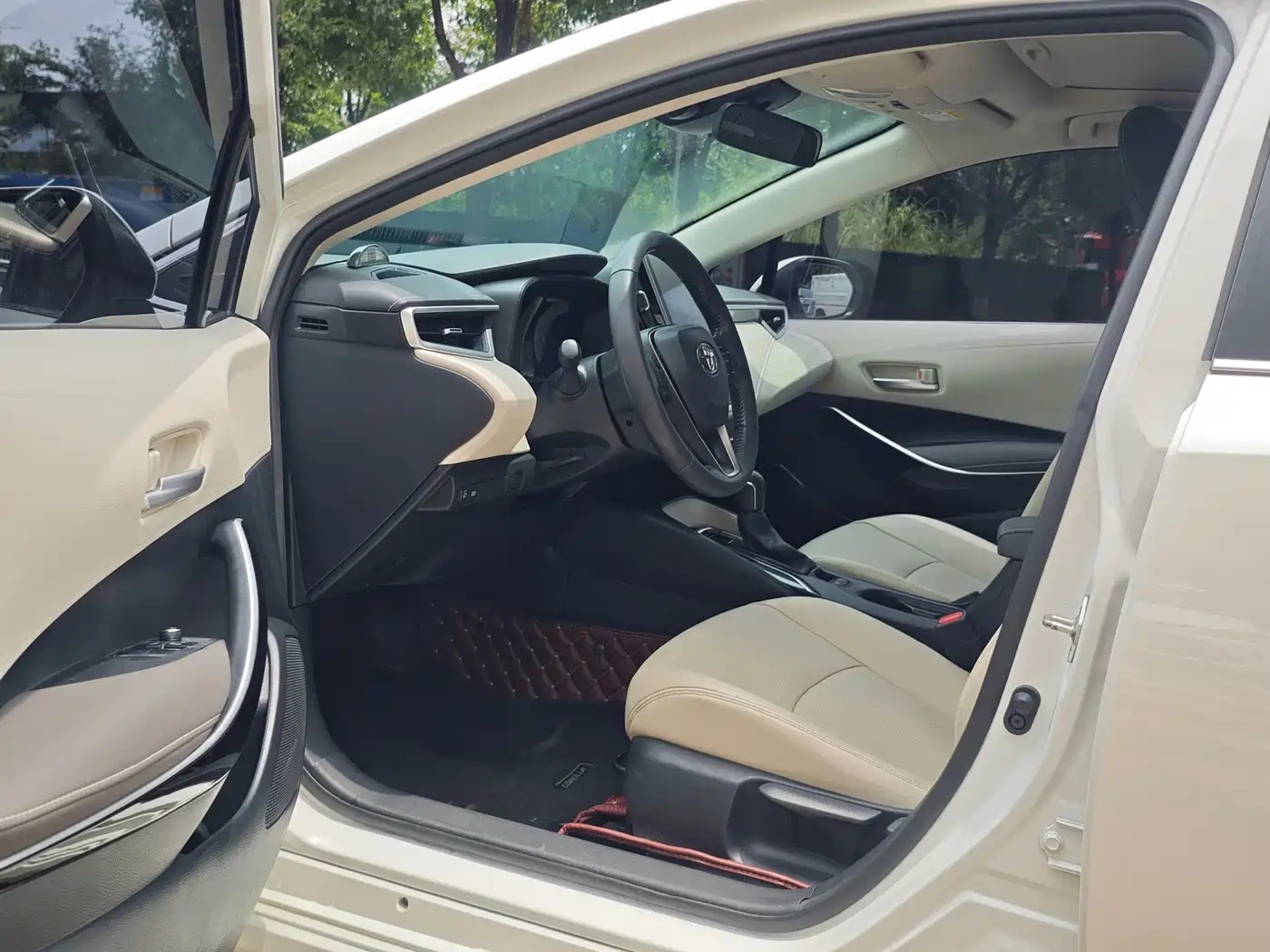 Photo 9 - Toyota Corolla