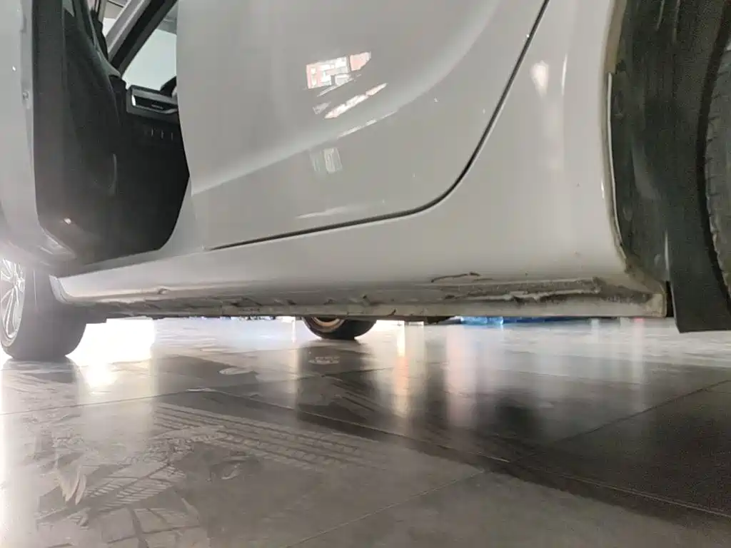 Фото 22 - Geely Vision