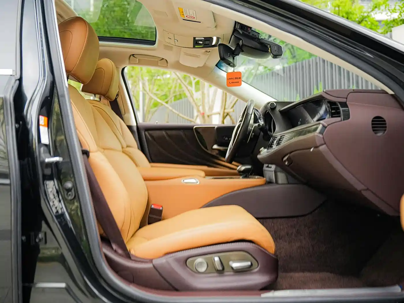 Lexus LS 2018 500h Excellence Edition China V фото 12