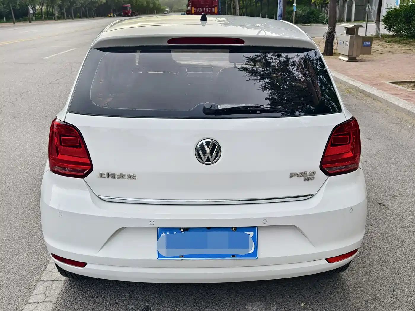 Volkswagen Polo 2016 1.6L Automatic Luxury фото 6