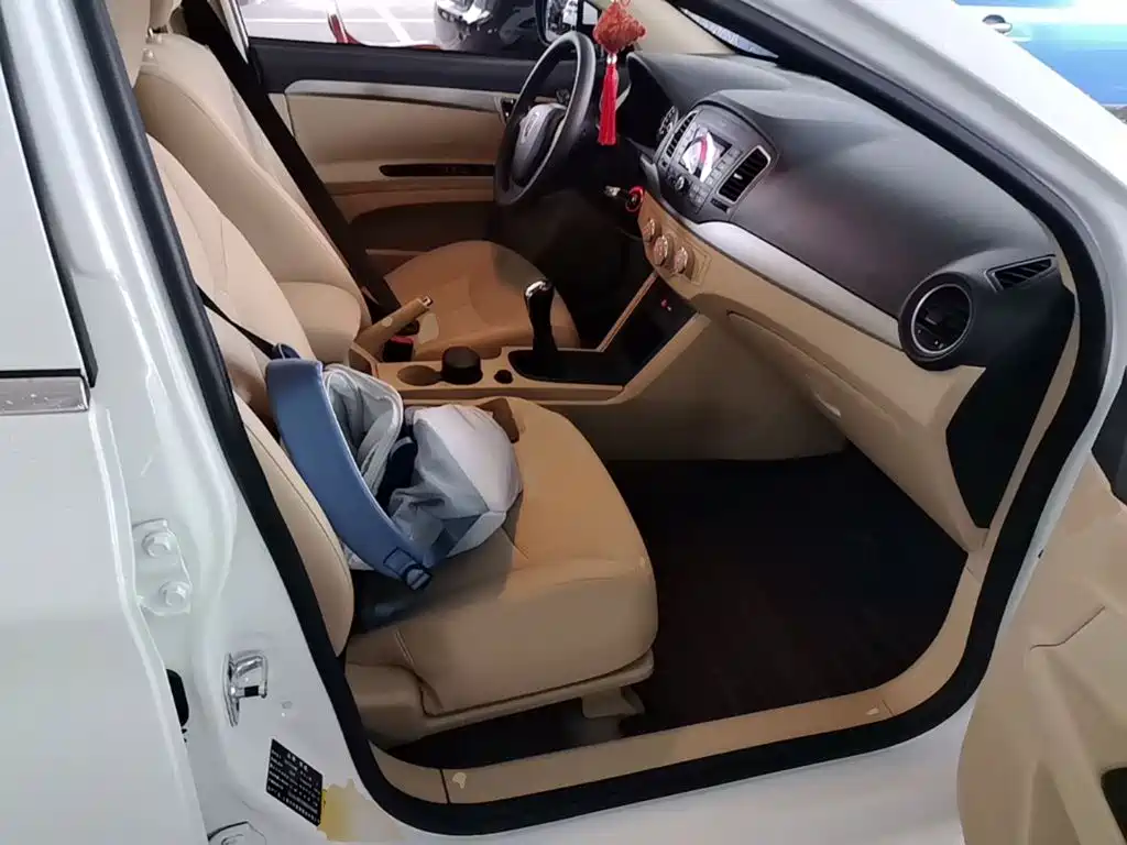 Roewe 350 2017 2015 Model 1.5L Manual Luxury Sunroof Edition
