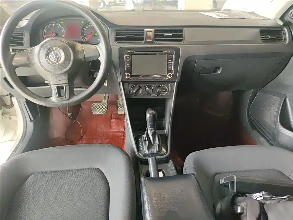 Volkswagen Santana 2015 1.6L Automatic Trend Edition фото 10