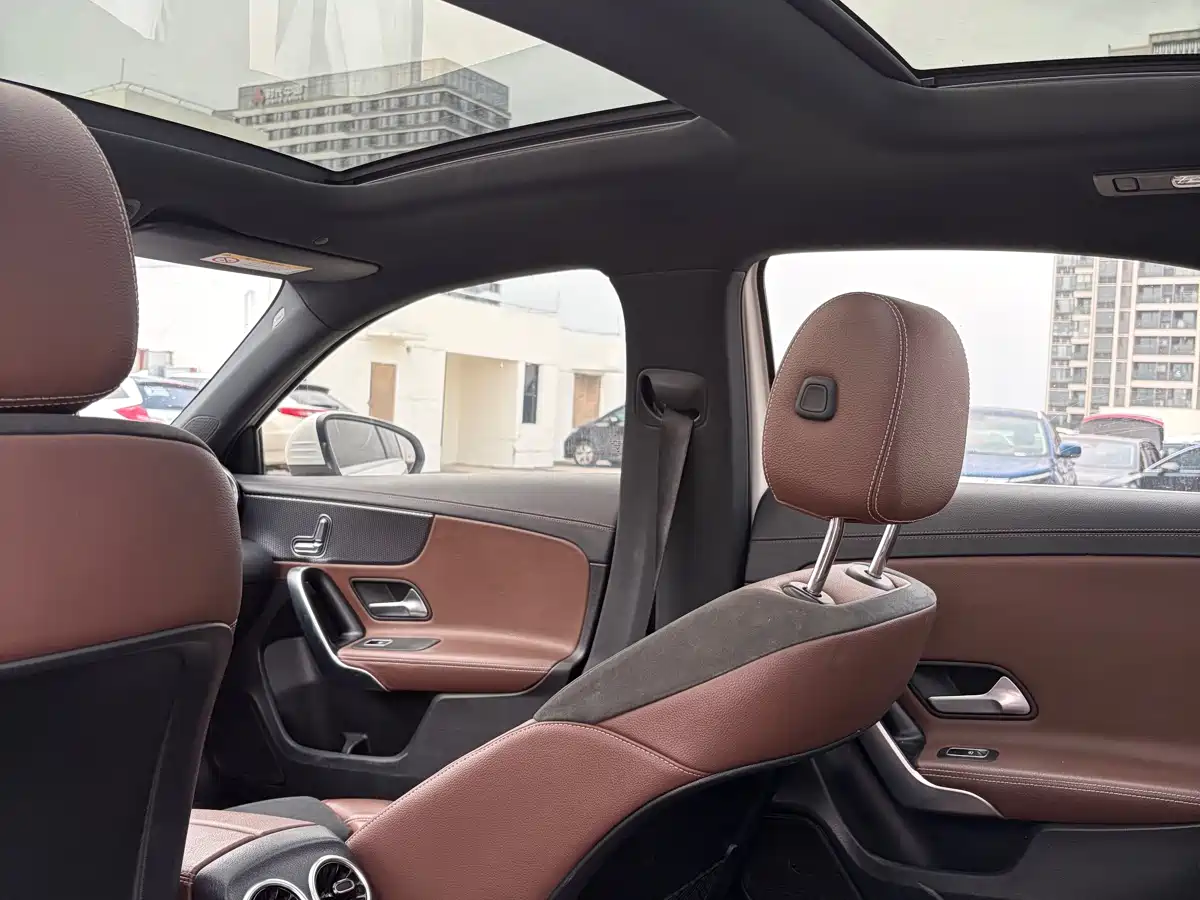 Mercedes-Benz A-Class 2019 A 200 L Sport Sedan фото 9