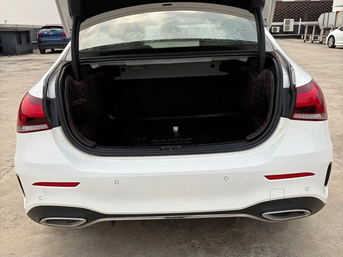 Mercedes-Benz A-Class 2019 A 200 L Sport Sedan фото 16