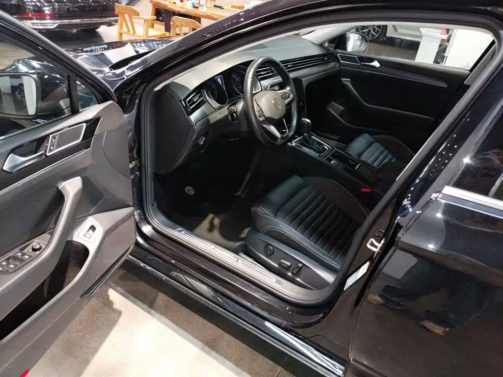 Volkswagen Magotan 2020 330TSI DSG Leading фото 15