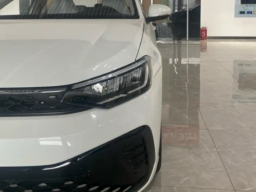 Volkswagen Lavida 2026 Model X-Ray 1.5L Premium Elegance Edition фото 5