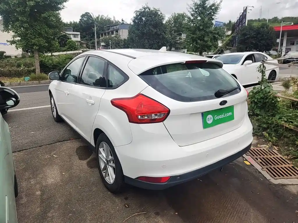 Фото 5 - Ford Focus