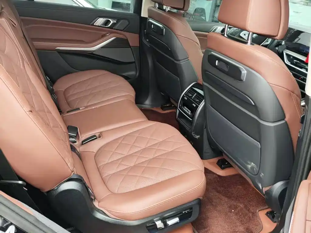 BMW X7 2025 2024 xDrive40i Leading Luxury Package