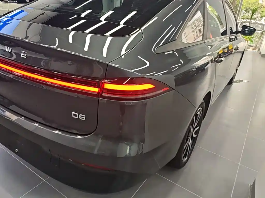 Фото 8 - Roewe D6