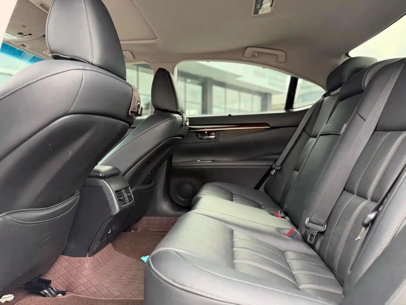 Lexus ES 2015 250 Elegance Edition фото 5