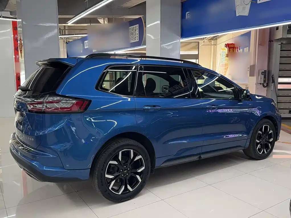 Фото 7 - Ford Edge