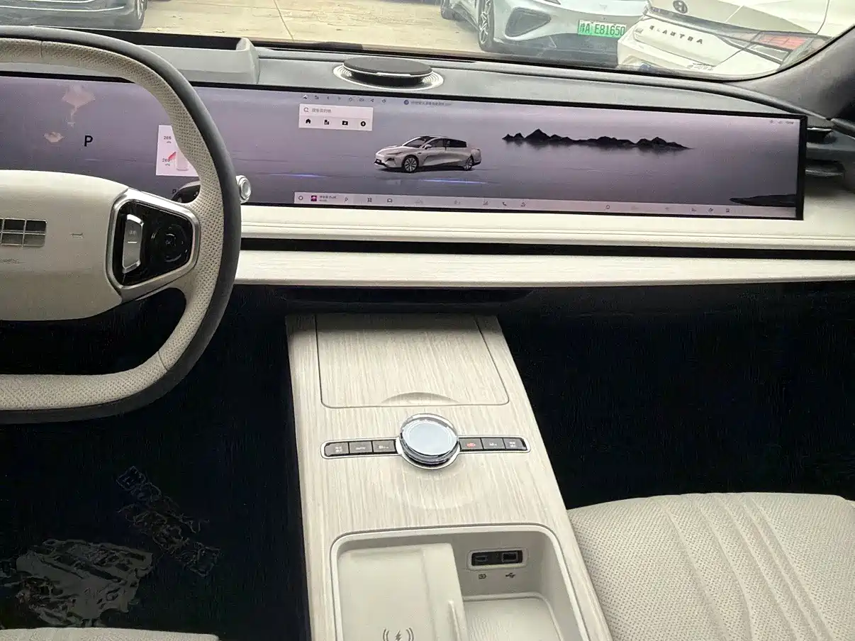 Geely Galaxy Galaxy E8 2024 2024 665km RWD Starship Voyager Edition