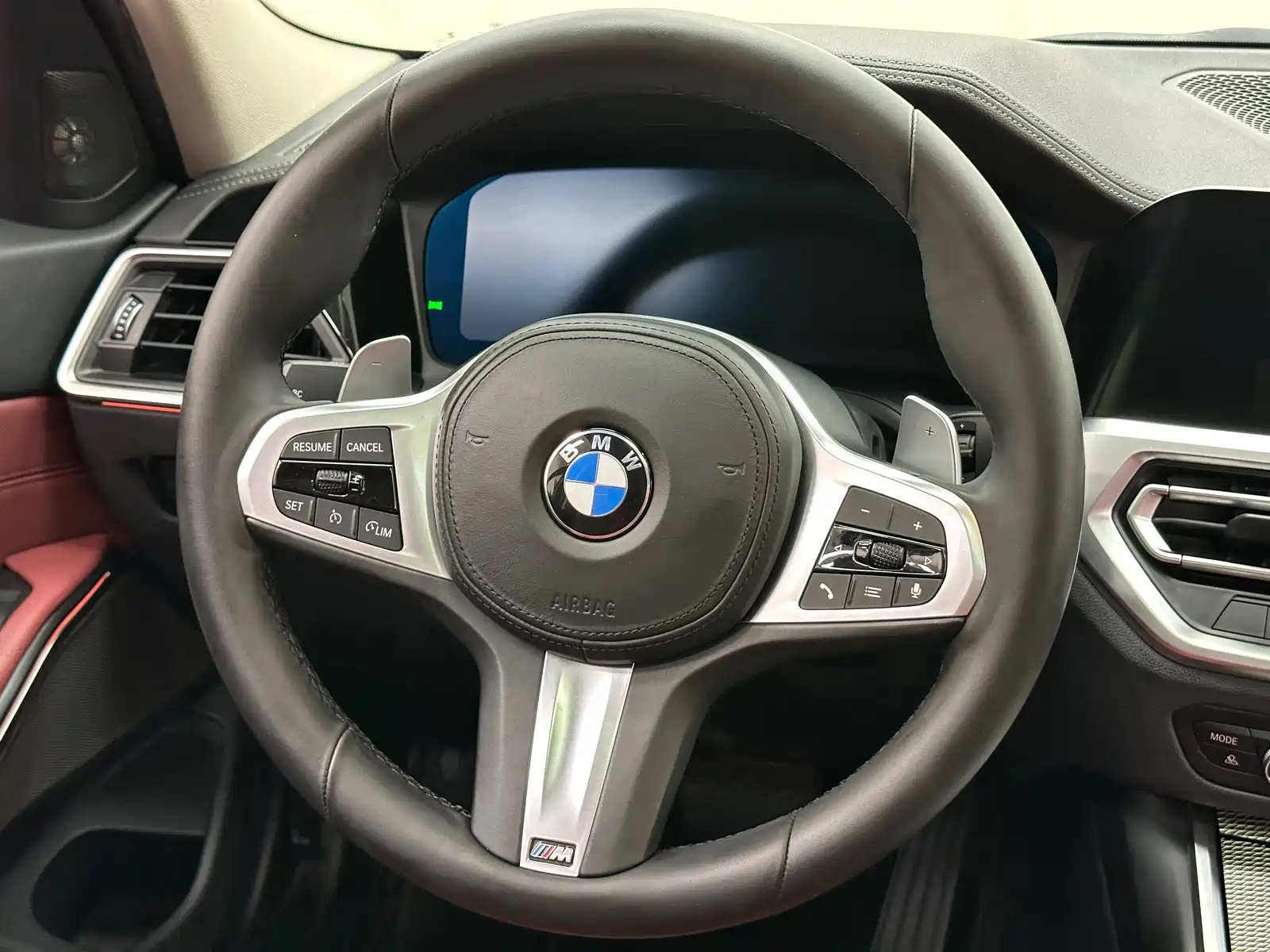 Photo 22 - BMW 3 Series