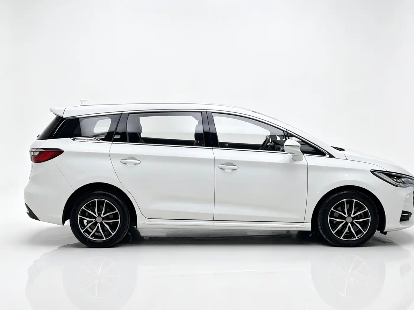 BYD Song MAX 2017 1.5T Auto Smart Elite 7-Seater фото 4