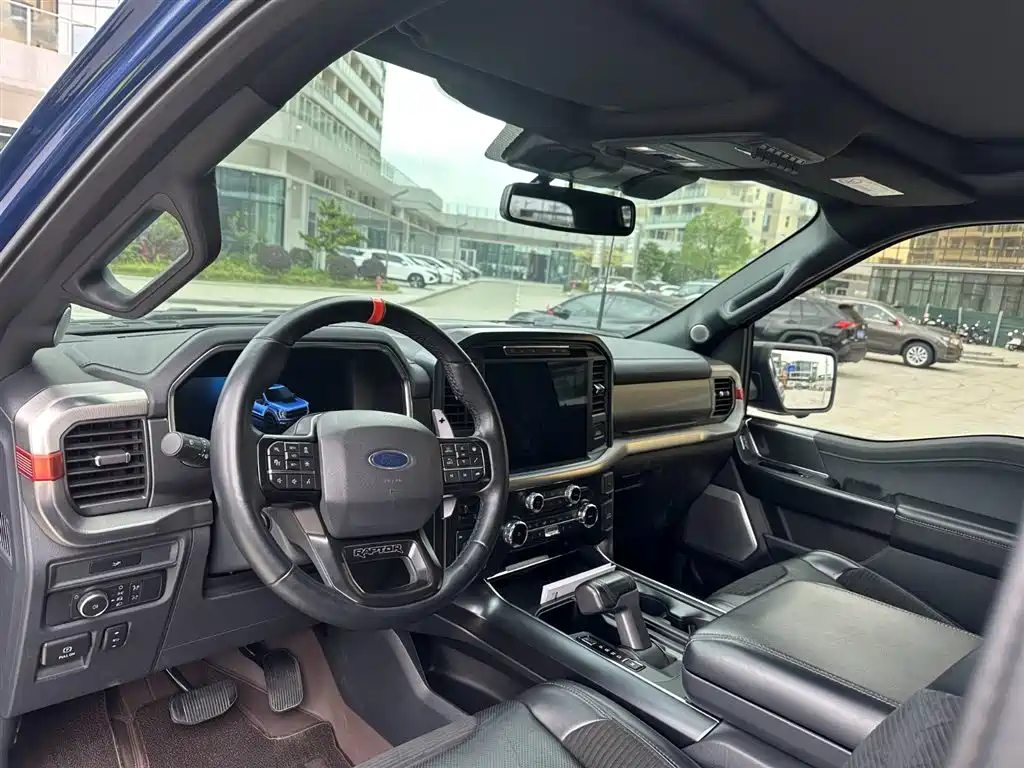 FORD F-150 RAPTOR