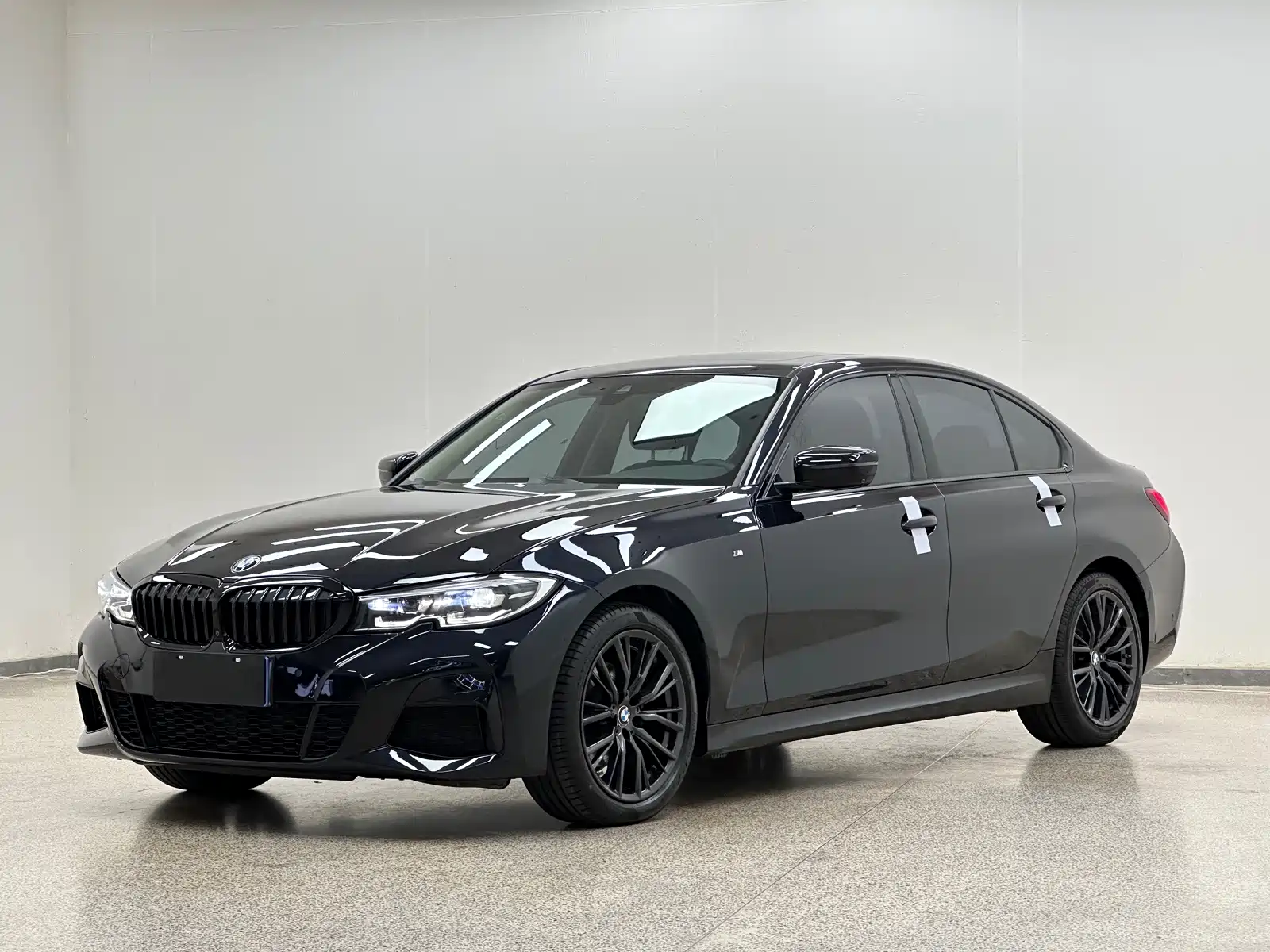 Photo 1 - BMW 3 Series