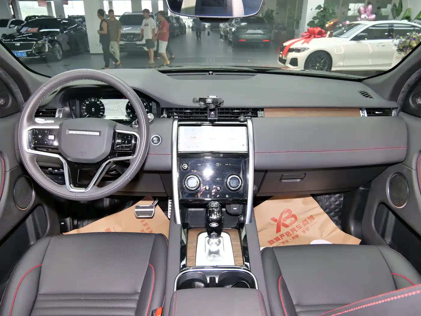 Land Rover Discovery Sport 2022 Model Year Second Facelift 249PS R-Dynamic SE Performance Technology Edition 5-seater фото 18