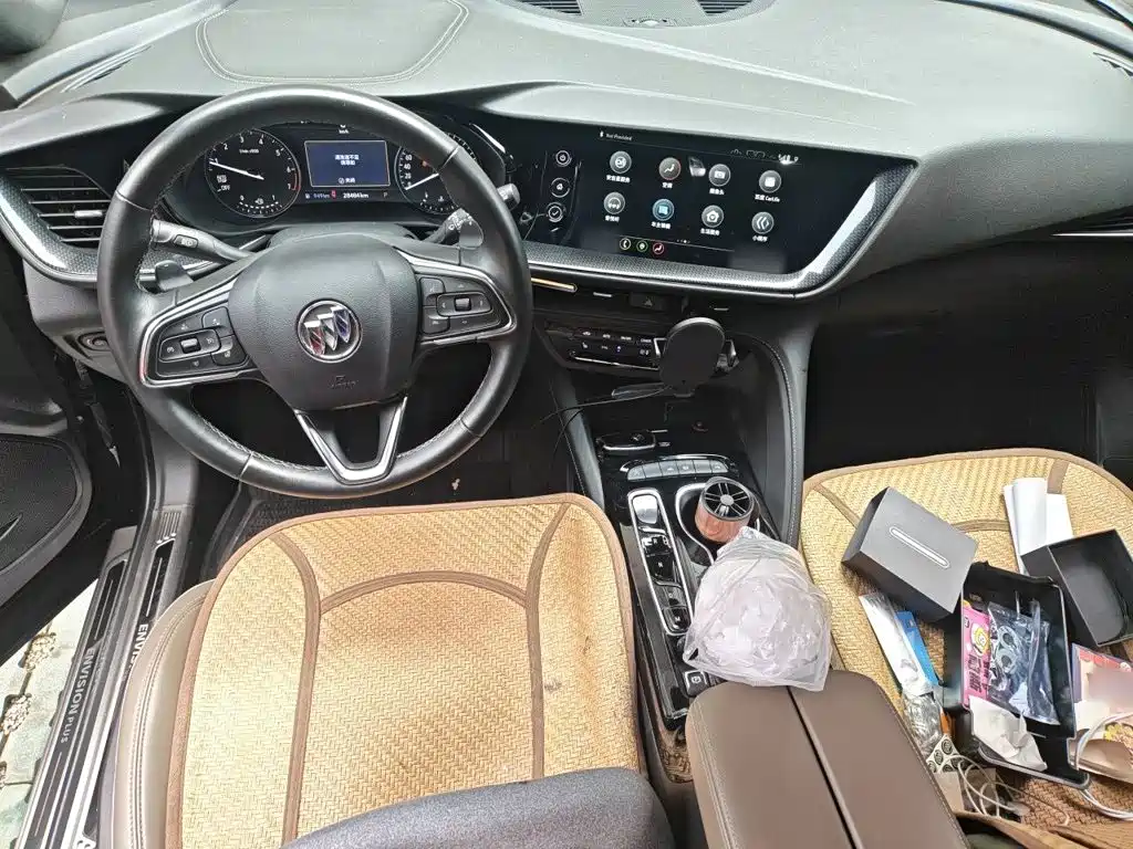 Photo 10 - Buick Envision Plus