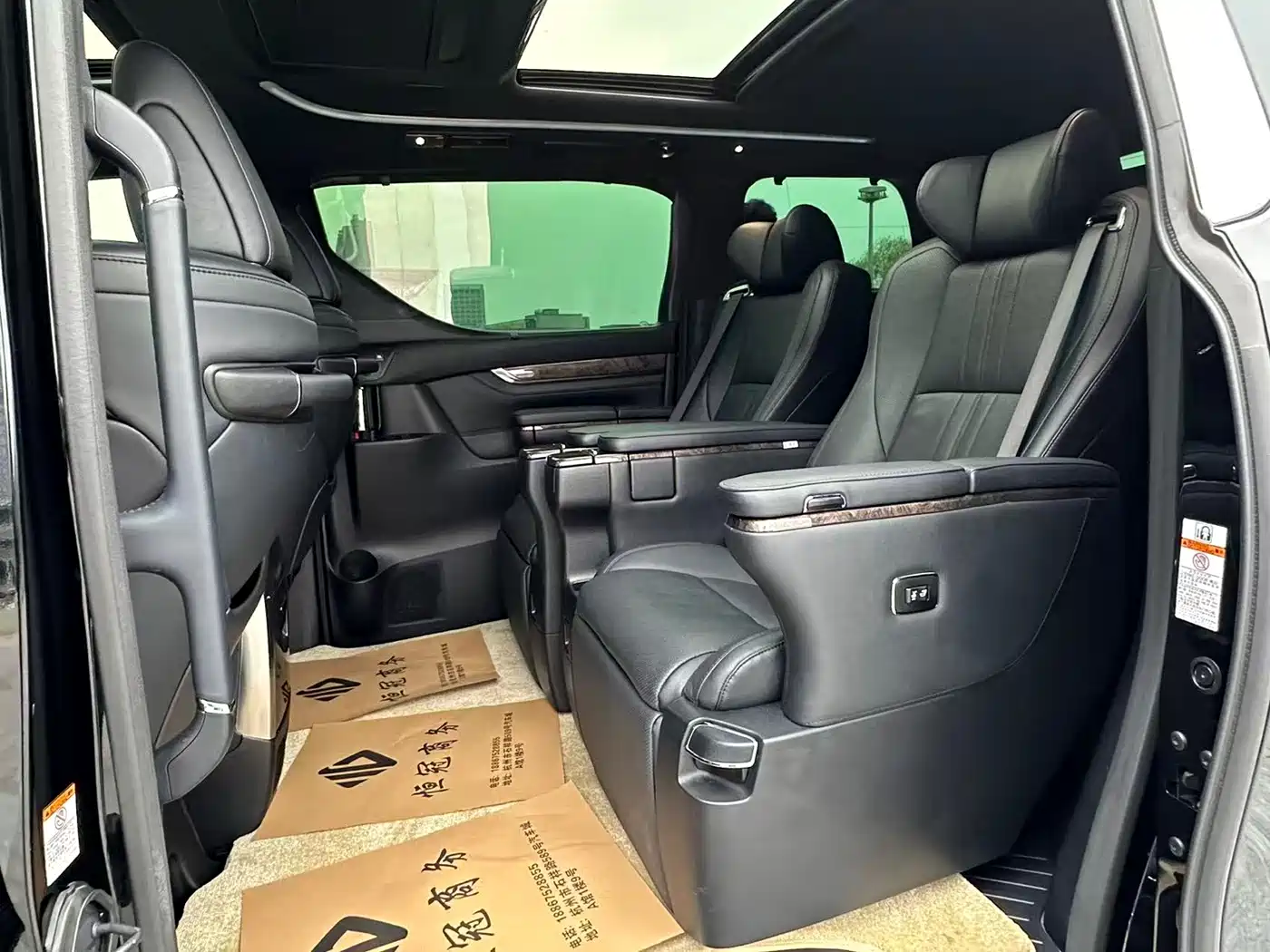 Toyota Vellfire 2021 Crown Hybrid 2.5L HV Supreme Edition фото 12