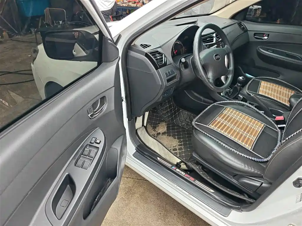 BYD F3 2020 1.5L Manual Premium Edition фото 16