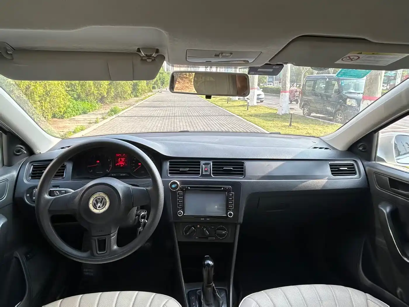 Volkswagen Santana 2015 1.6L Automatic Trend Edition фото 9